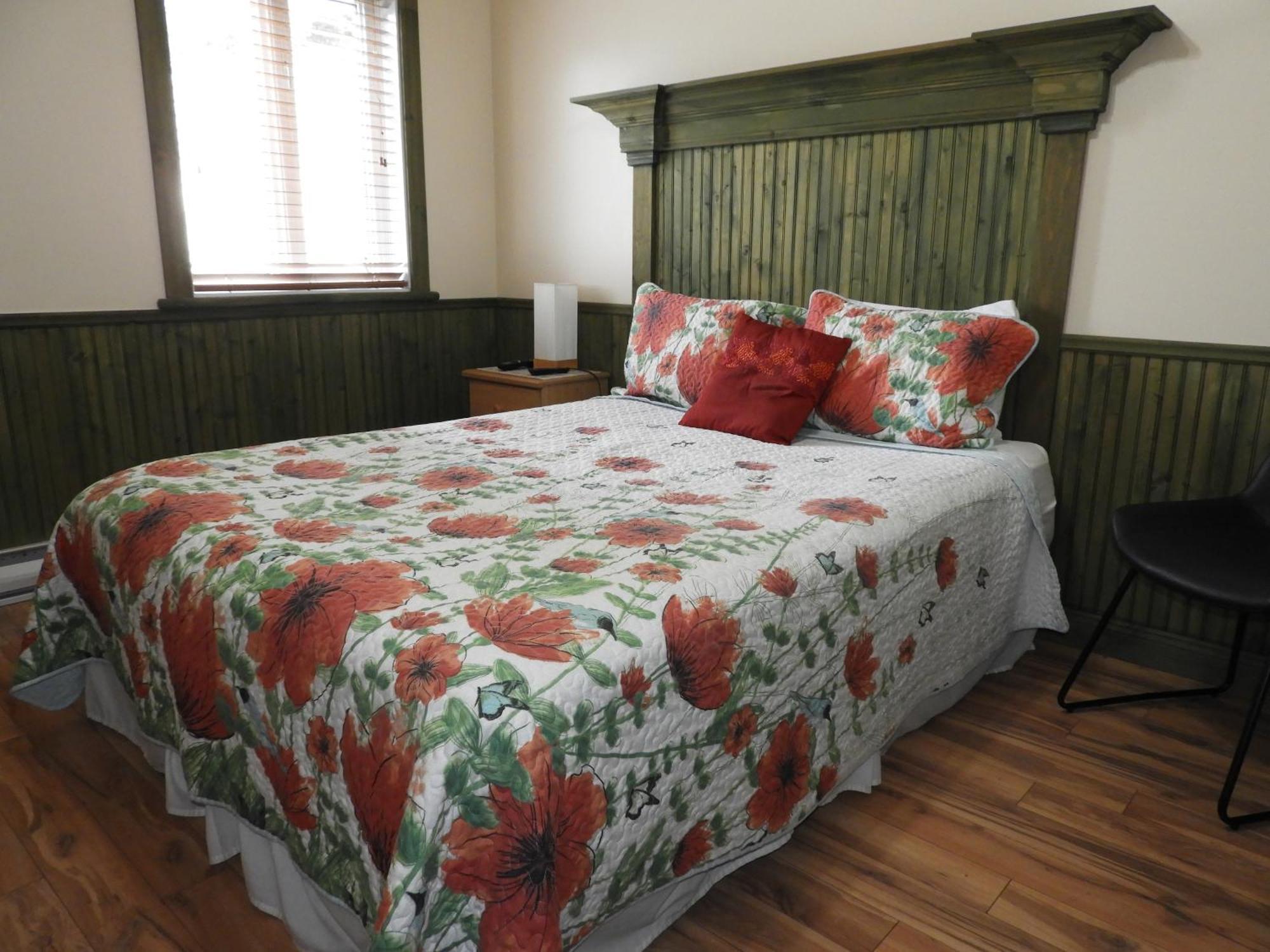 Sous La Croix 152725 Hotel 2*