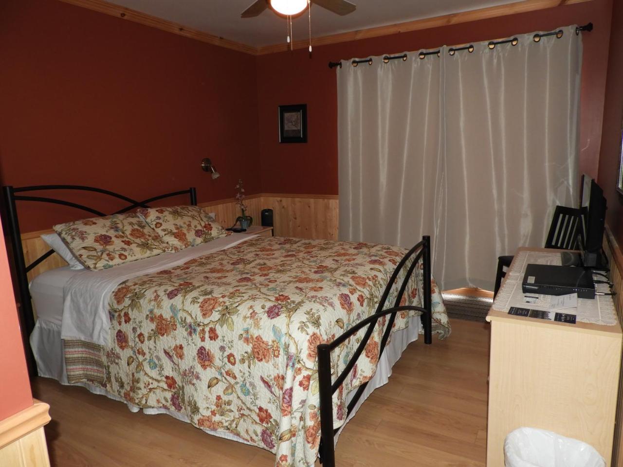 Hotel Sous La Croix 152725 Tadoussac